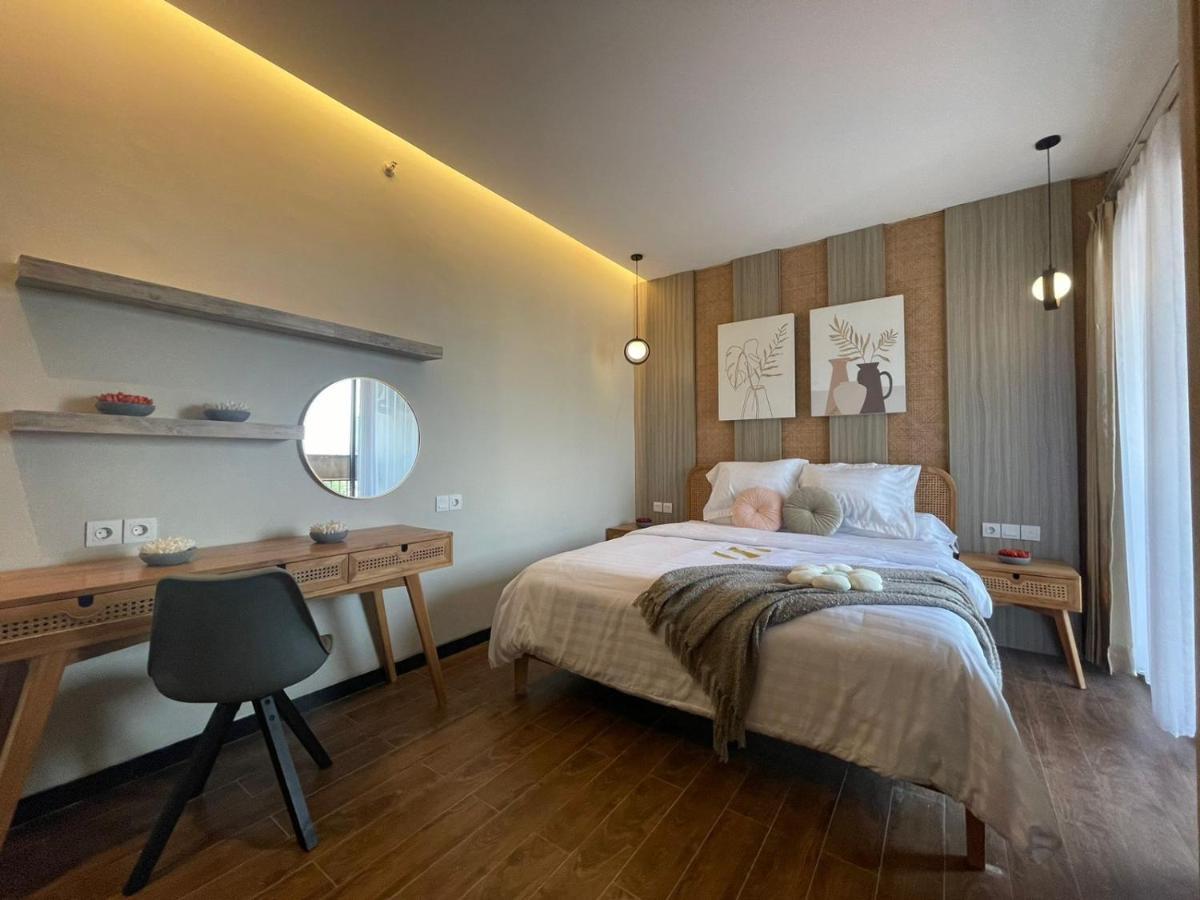 Stay.Vie Hotel Сурабая Экстерьер фото