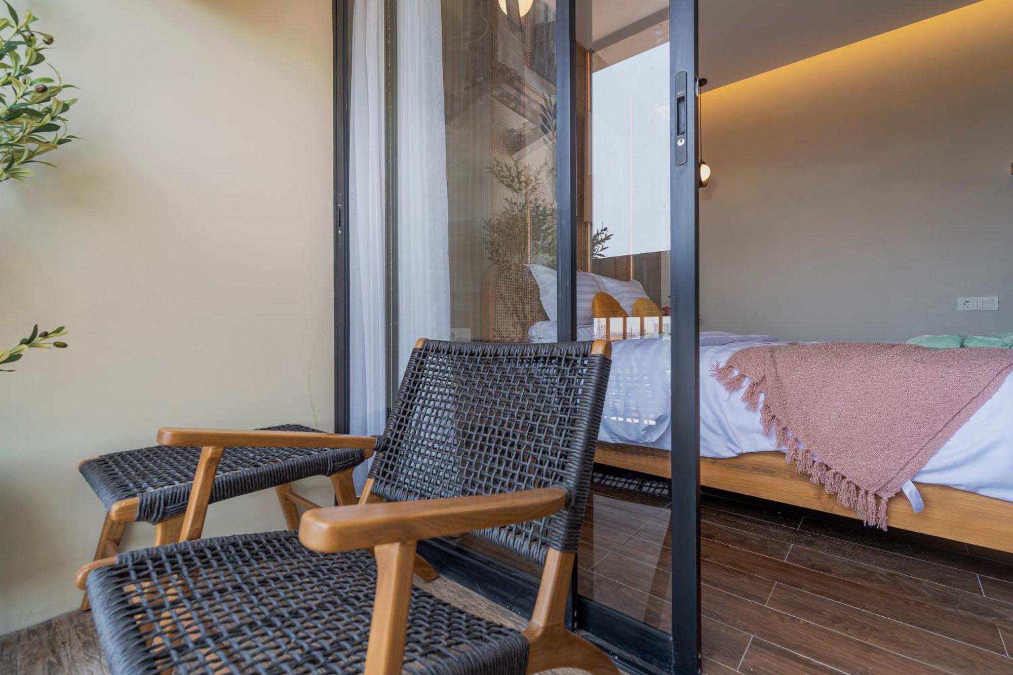 Stay.Vie Hotel Сурабая Экстерьер фото