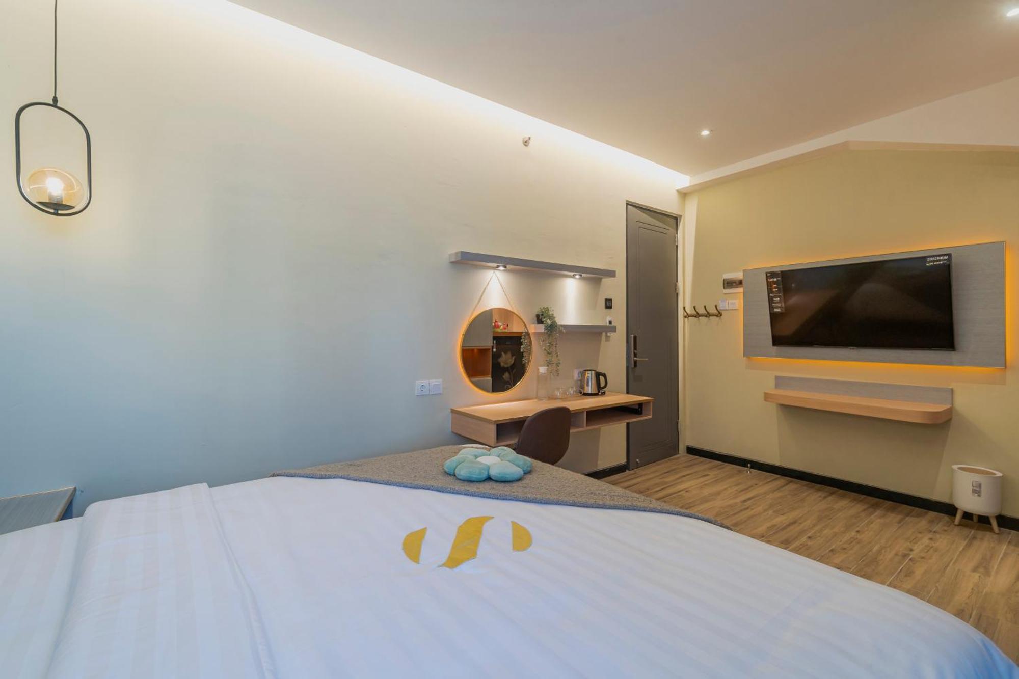 Stay.Vie Hotel Сурабая Экстерьер фото